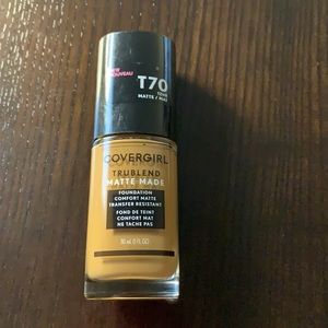 CoverGirl  TrueBlend Matte Made Caramel T70 Liquid Foundation 30ml (1oz)